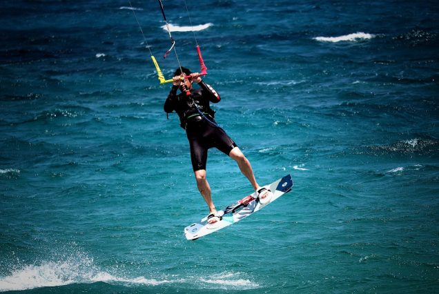 kite surfing